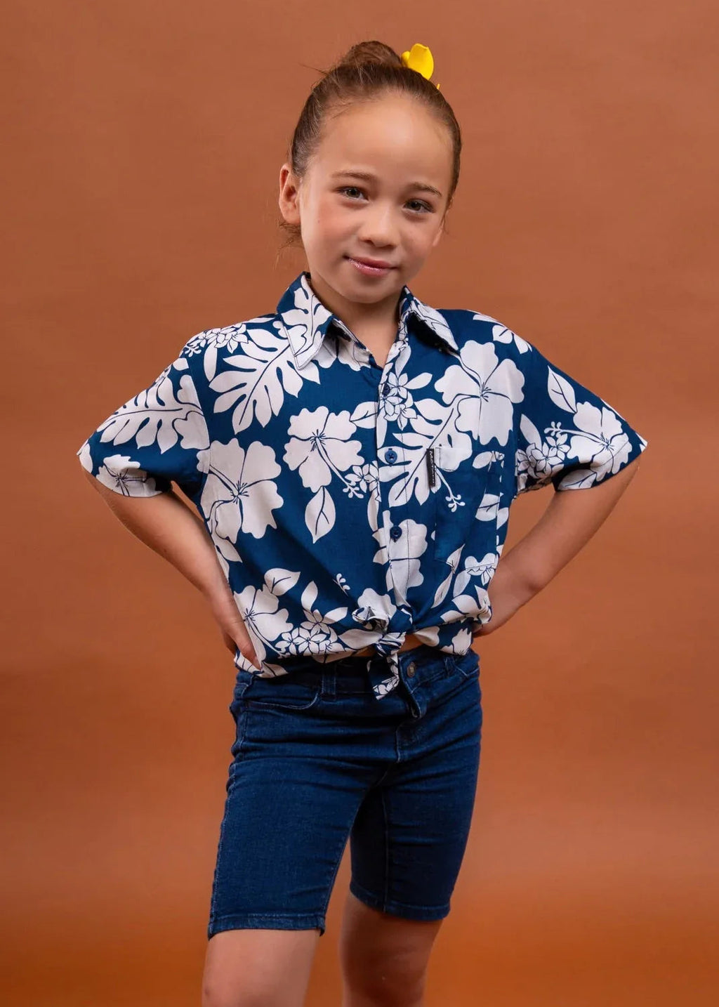 Petit garçon portant une chemise polynésienne Bamboo Kultur
