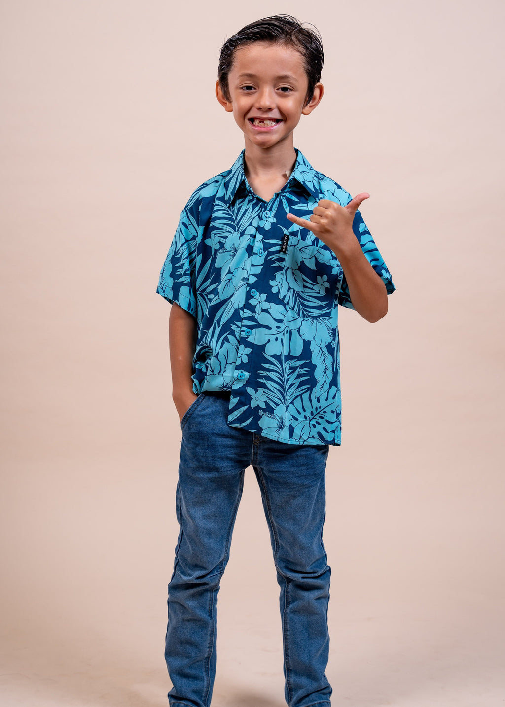 Petit garçon portant une chemise polynésienne Bamboo Kultur
