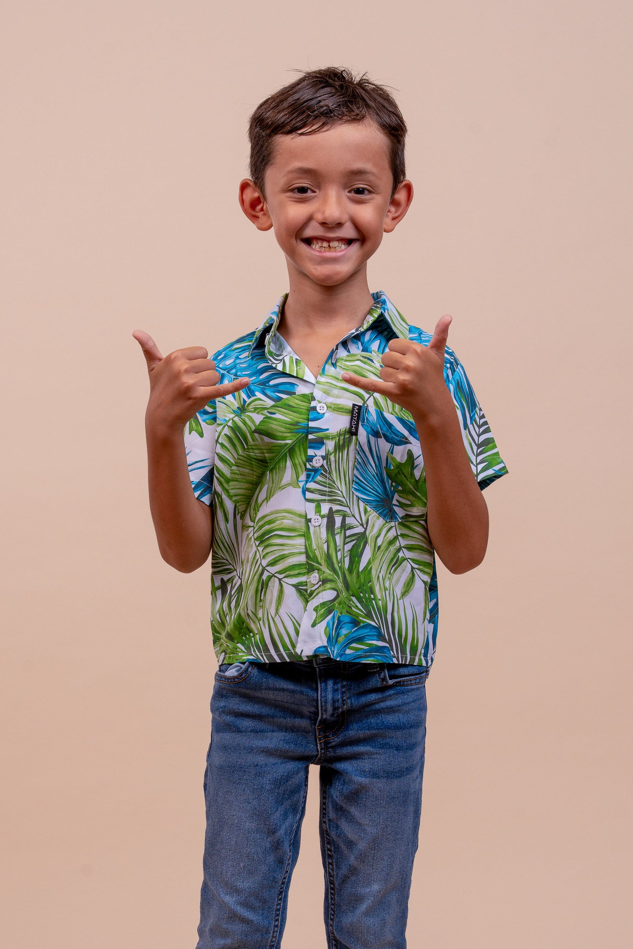 Camisa de niño pequeño