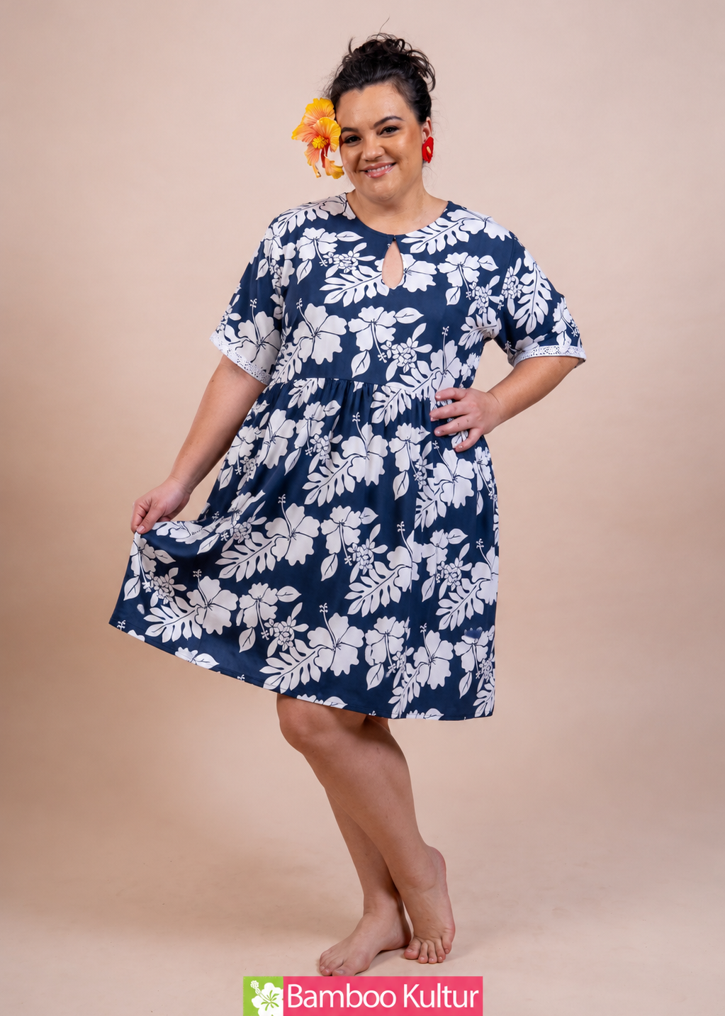 Robe Maia courte femme motif bloom bleu marine polynésien - Bamboo Kultur