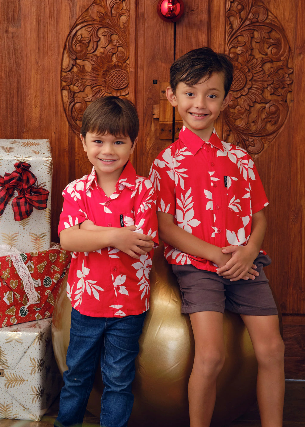Petit garçon portant une chemise polynésienne Bamboo Kultur