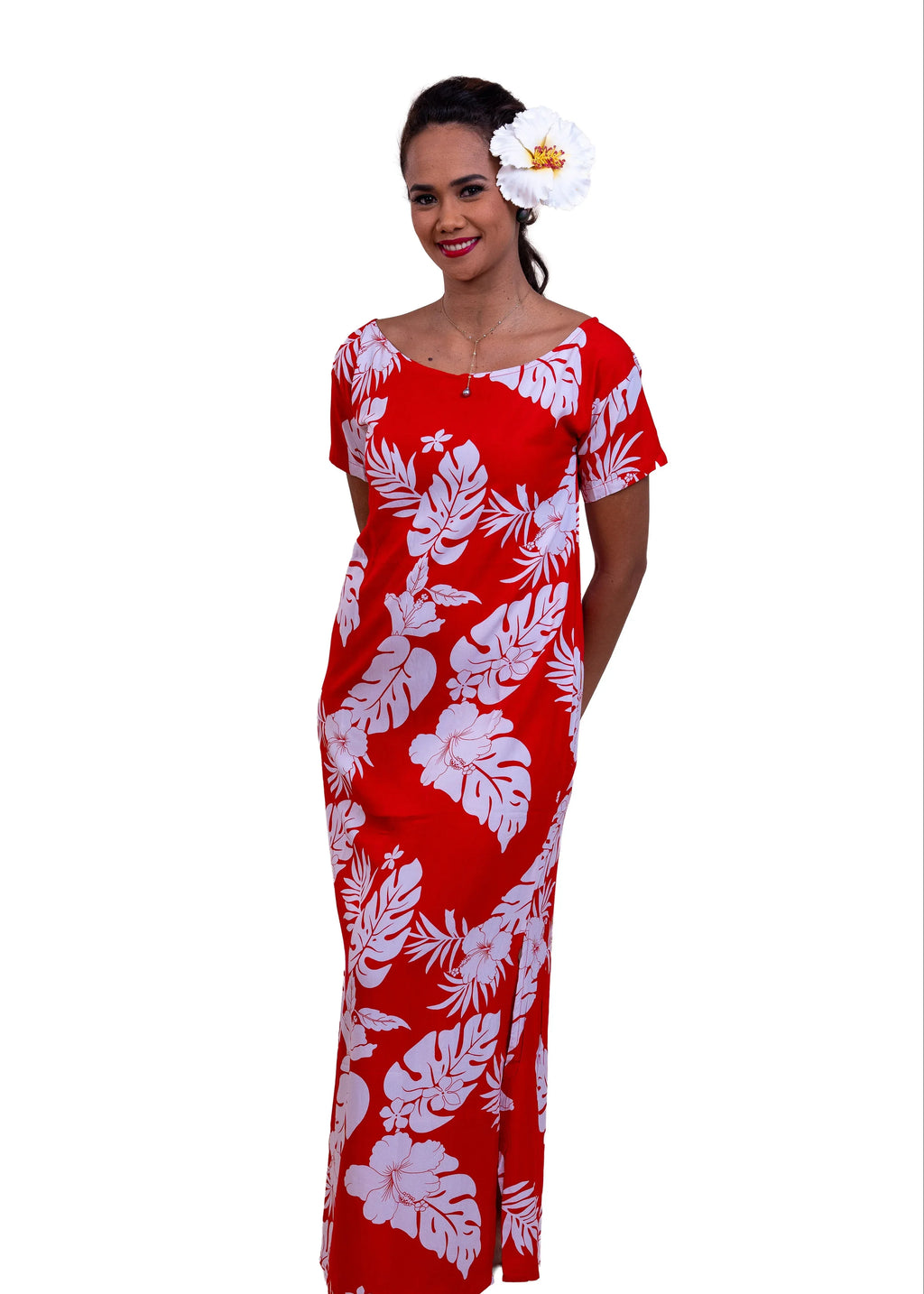 Vaimiki wearing the Vahine Bamboo kultur dress in black and red hibiscus patterns